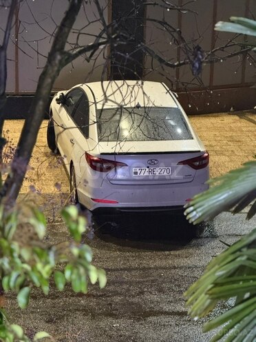 Hyundai Sonata-4