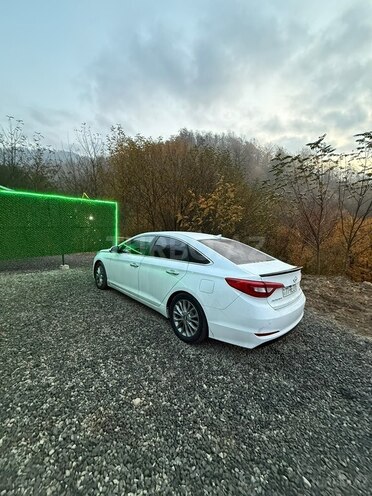 Hyundai Sonata-6