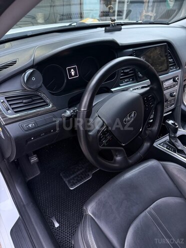 Hyundai Sonata-11