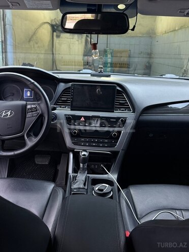 Hyundai Sonata-13