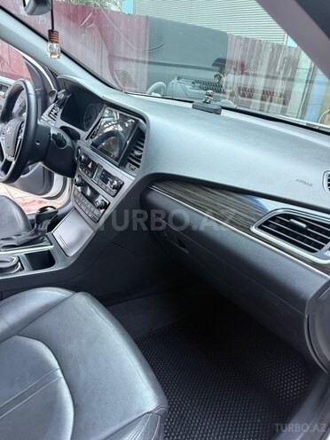 Hyundai Sonata-15