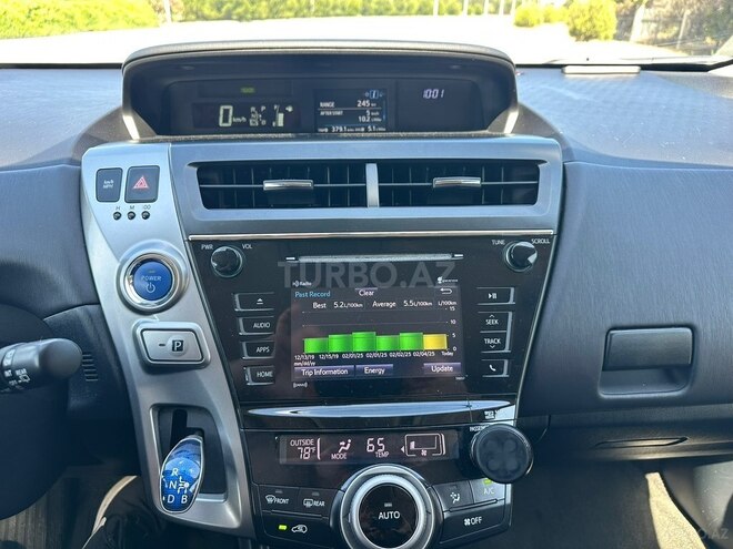 Toyota Prius V-12