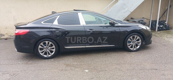 Hyundai Azera-11