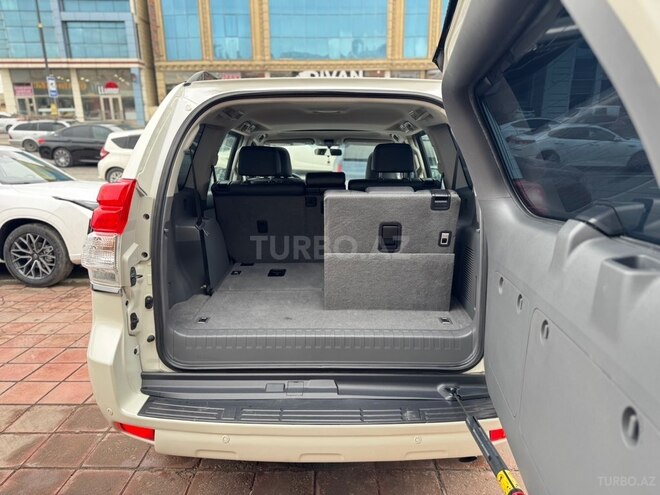 Toyota Land Cruiser Prado-13