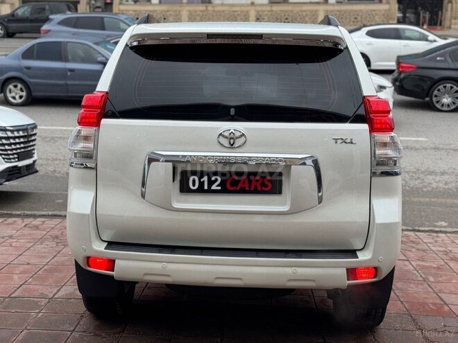 Toyota Land Cruiser Prado-5