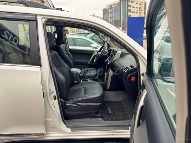 Toyota Land Cruiser Prado-15