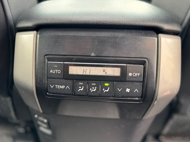 Toyota Land Cruiser Prado-17