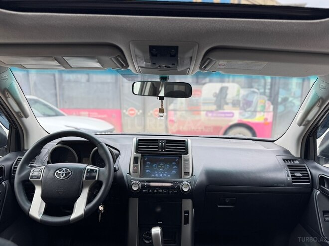 Toyota Land Cruiser Prado-11
