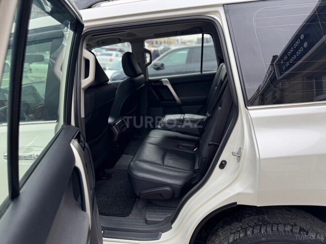 Toyota Land Cruiser Prado-12