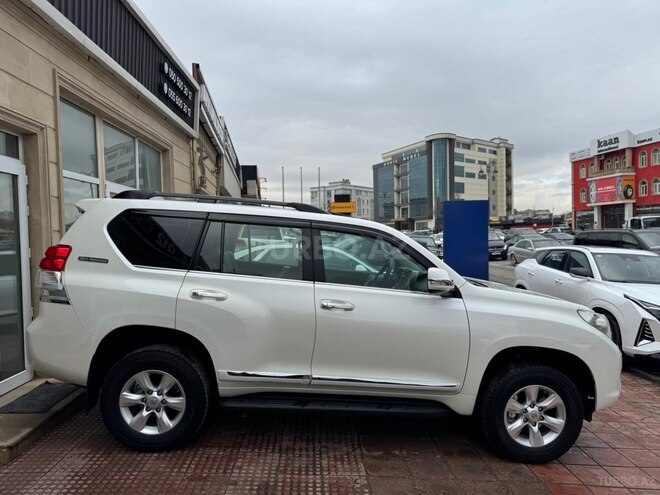 Toyota Land Cruiser Prado-7