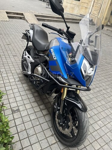 CFMOTO 650 MT-1