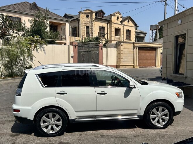 Mitsubishi Outlander-10