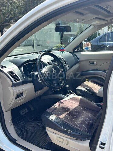 Mitsubishi Outlander-8