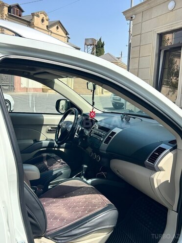 Mitsubishi Outlander-6