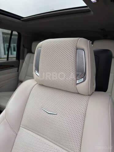 Cadillac Escalade-16