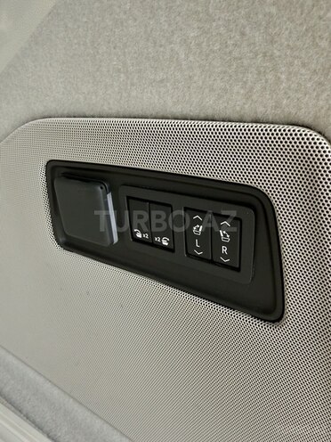 Cadillac Escalade-18