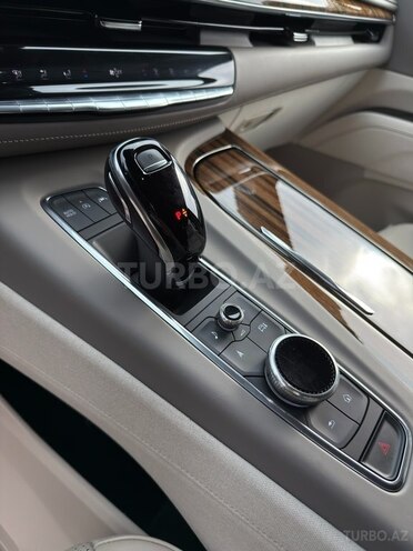 Cadillac Escalade-20