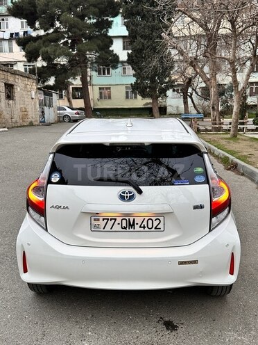 Toyota Aqua-6
