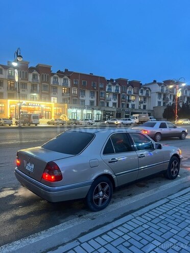 Mercedes C 220 1996, 455,000 km - 2.2 л - Quba