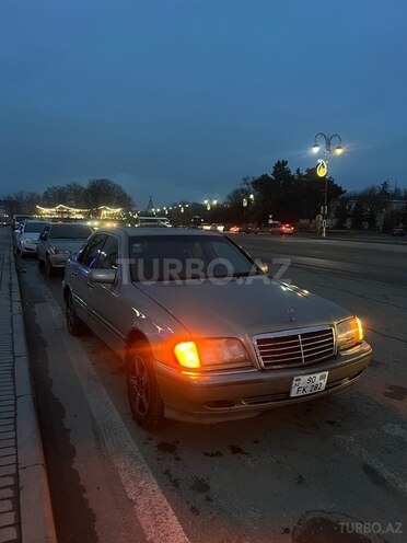 Mercedes C 220 1996, 455,000 km - 2.2 л - Quba