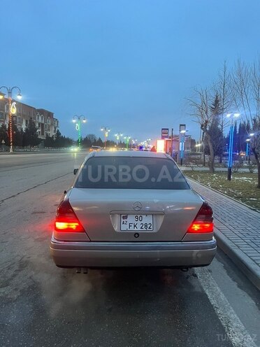Mercedes C 220 1996, 455,000 km - 2.2 л - Quba