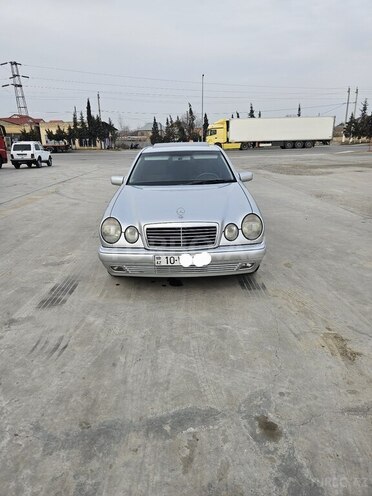 Mercedes E 240 1998, 286,500 km - 2.4 l - Sabirabad
