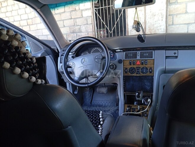 Mercedes E 240 2000, 450,000 km - 2.4 l - Zaqatala