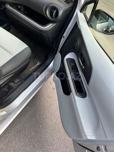 Toyota Prius C 2014, 250,000 km - 1.5 л - Bakı