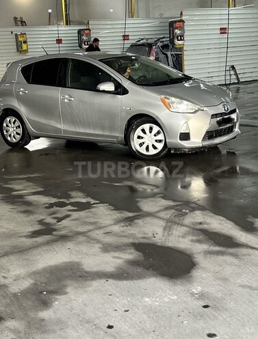 Toyota Prius C 2014, 250,000 km - 1.5 л - Bakı