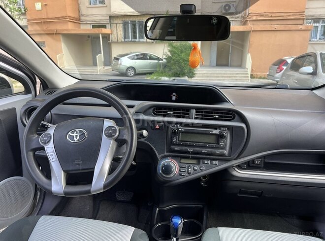 Toyota Prius C 2014, 250,000 km - 1.5 л - Bakı