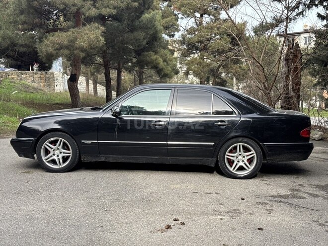 Mercedes E 240 1999, 300,000 km - 2.4 l - Bakı