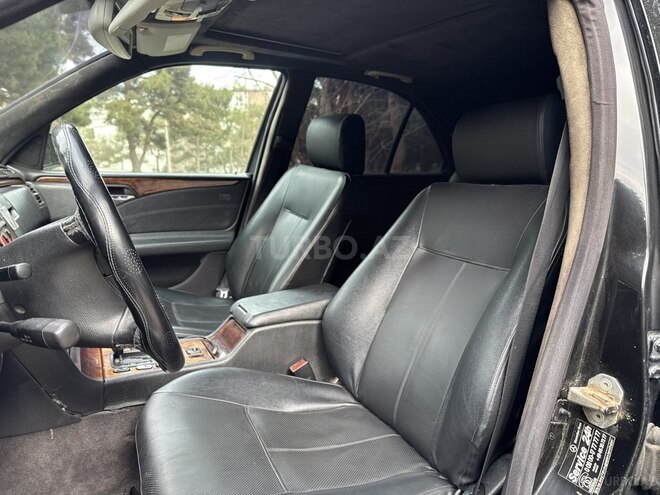 Mercedes E 240 1999, 300,000 km - 2.4 l - Bakı