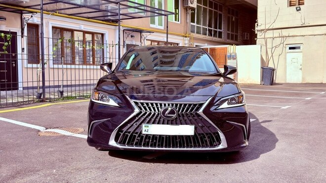 Lexus ES 300h-1