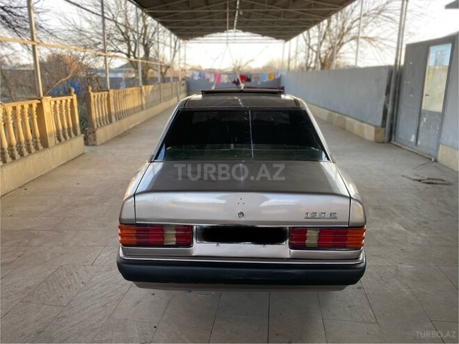 Mercedes 190 1990, 369,852 km - 2.0 л - Şirvan