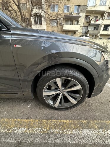 Audi Q8 2018, 105,000 km - 3.0 l - Bakı