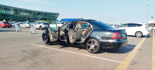 Mercedes E 220 2002, 333,000 km - 2.2 l - Bakı