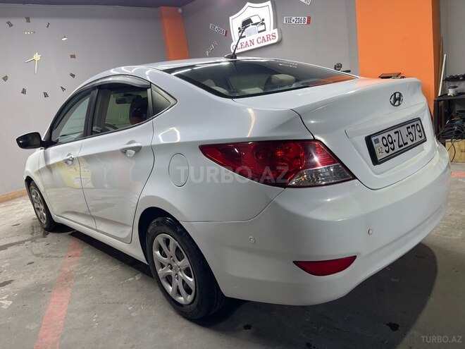 Hyundai Accent 2014, 129,000 km - 1.6 л - Bakı