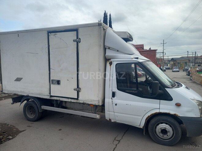 Ford Transit-4