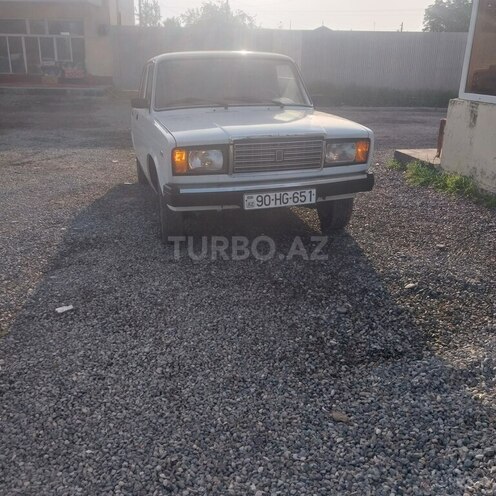 LADA (VAZ) 2107 2010, 173,000 km - 1.6 л - Salyan