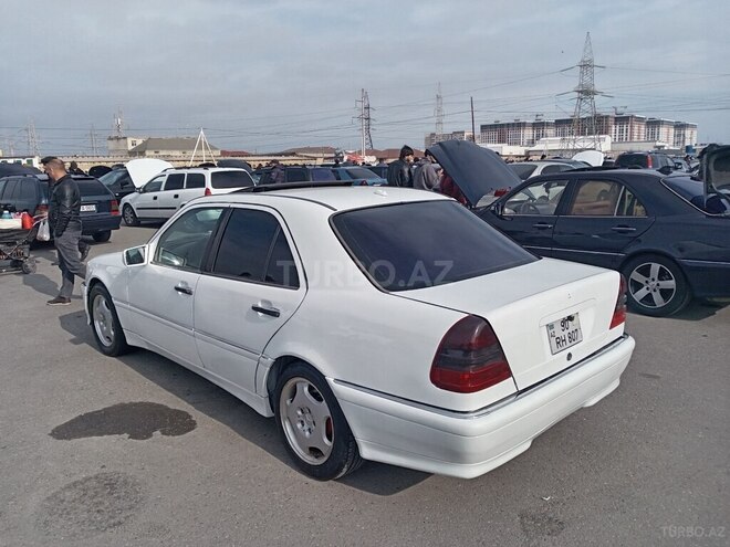 Mercedes C 230 2000, 324,000 km - 2.3 l - İsmayıllı