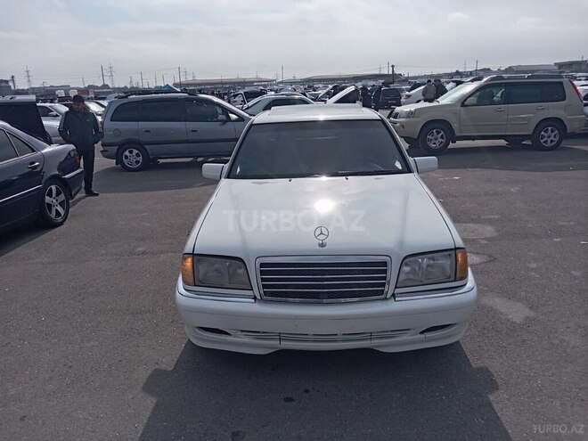 Mercedes C 230 2000, 324,000 km - 2.3 l - İsmayıllı