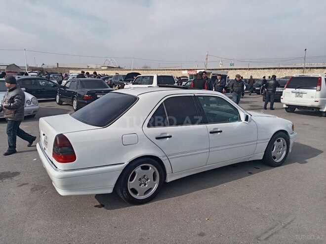 Mercedes C 230 2000, 324,000 km - 2.3 l - İsmayıllı