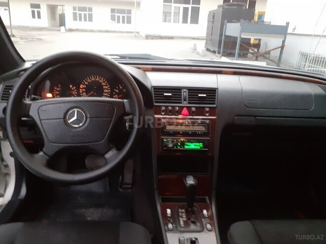 Mercedes C 240-10