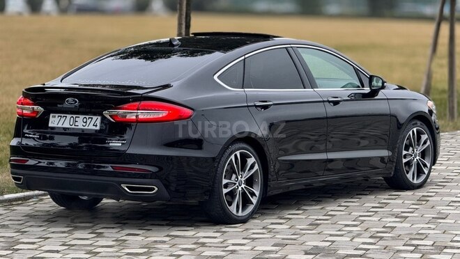 Ford Fusion (North America) 2019, 137,000 km - 2.0 л - Bakı