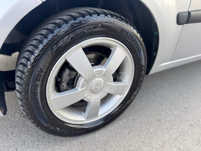 Kia Rio-7
