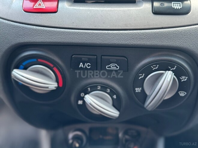 Kia Rio-12