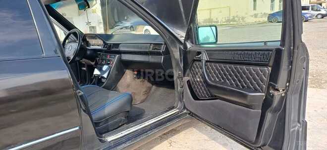 Mercedes 220 E 1995, 286,000 km - 2.2 l - Bakı