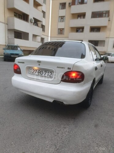 Hyundai Accent-2