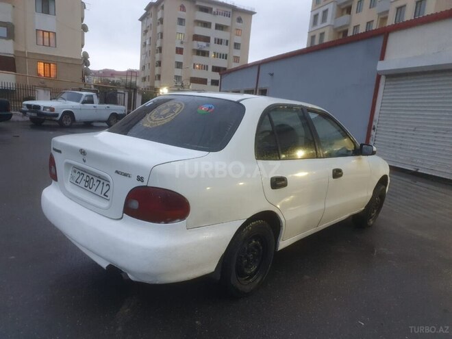 Hyundai Accent-8