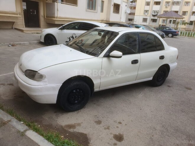Hyundai Accent-1